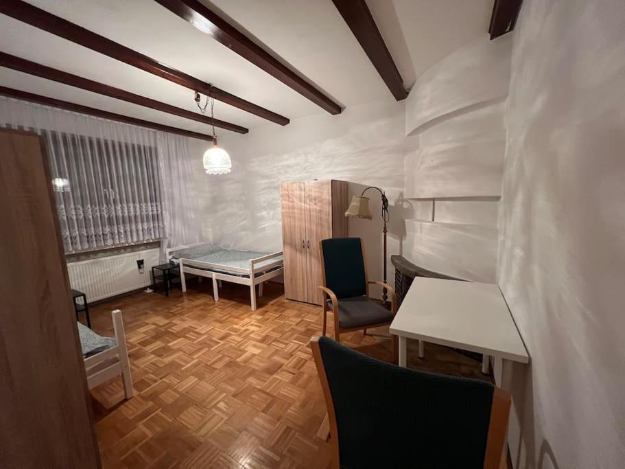 Duisburg Feelhome, Flughafen Nah,3-Schlafzimmer, Dusche Ebenerdig, Zentral, Wifi, Ground Floor 外观 照片